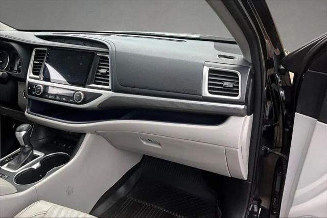 2017 Toyota Highlander Limited Platinum