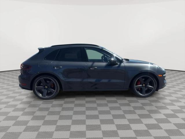 2017 Porsche Macan Turbo w/Performance Package