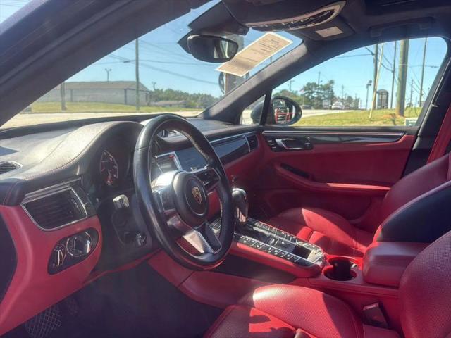 2017 Porsche Macan Turbo w/Performance Package