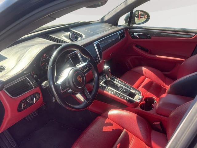 2017 Porsche Macan Turbo w/Performance Package