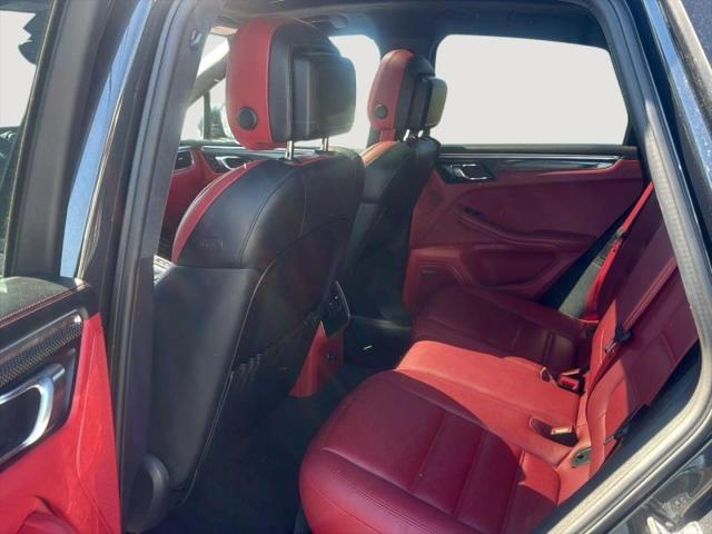 2017 Porsche Macan Turbo w/Performance Package