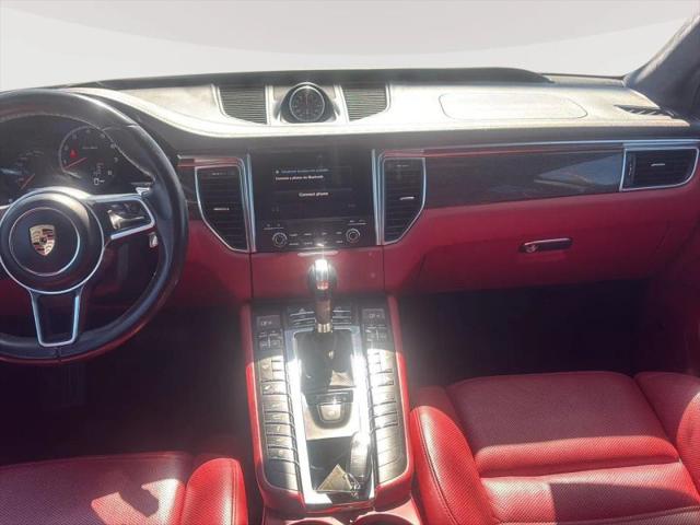 2017 Porsche Macan Turbo w/Performance Package