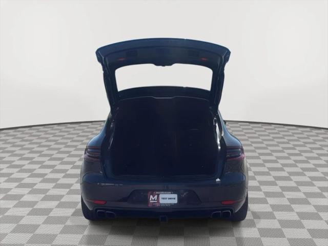 2017 Porsche Macan Turbo w/Performance Package