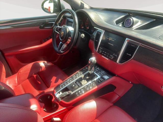 2017 Porsche Macan Turbo w/Performance Package