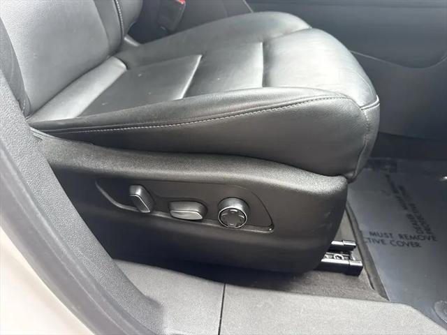 2024 Cadillac XT4 AWD Premium Luxury