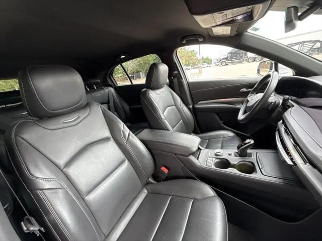 2024 Cadillac XT4 AWD Premium Luxury