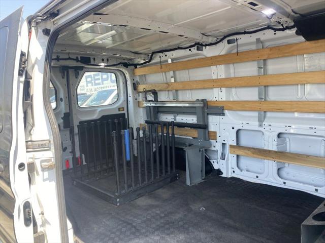 2018 Ford Transit w/Sliding Side Door w/RWB