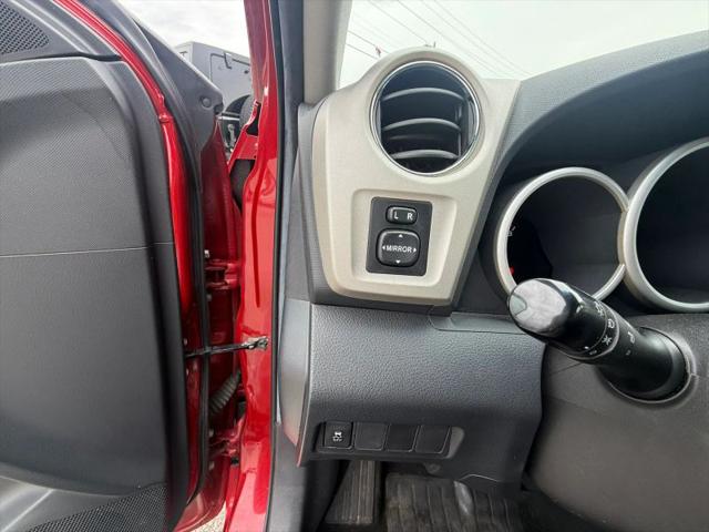 2009 Pontiac Vibe Base