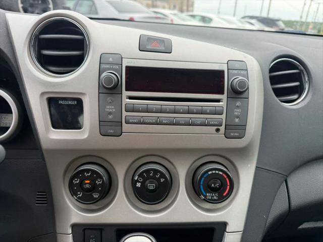 2009 Pontiac Vibe Base