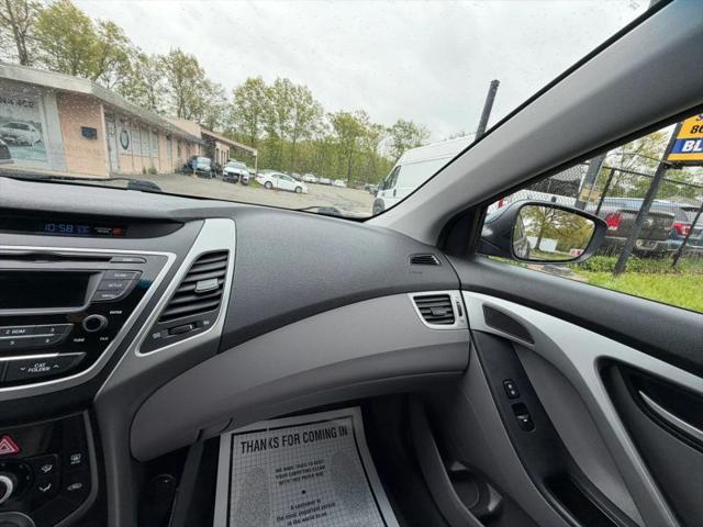 2015 Hyundai Elantra SE