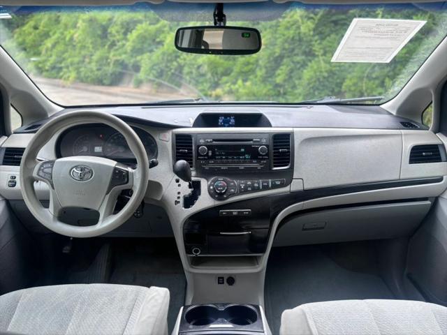 2014 Toyota Sienna LE V6 7 Passenger Mobility