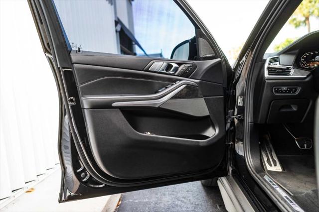 2022 BMW X7 M50i
