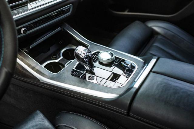 2022 BMW X7 M50i