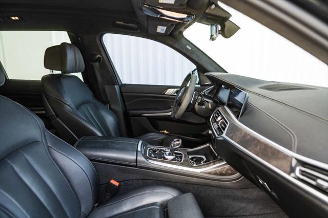 2022 BMW X7 M50i