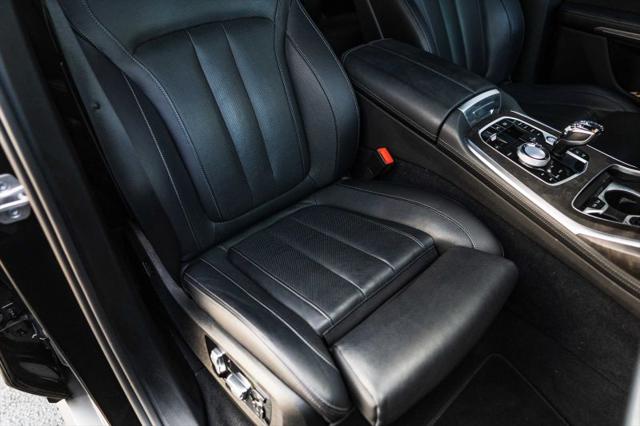 2022 BMW X7 M50i