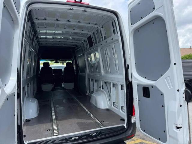 2023 Mercedes-Benz Sprinter 2500 High Roof 4-Cyl Diesel