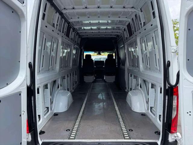 2023 Mercedes-Benz Sprinter 2500 High Roof 4-Cyl Diesel