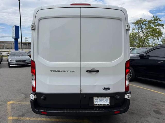 2016 Ford Transit Medium Roof w/Sliding Side Door w/LWB