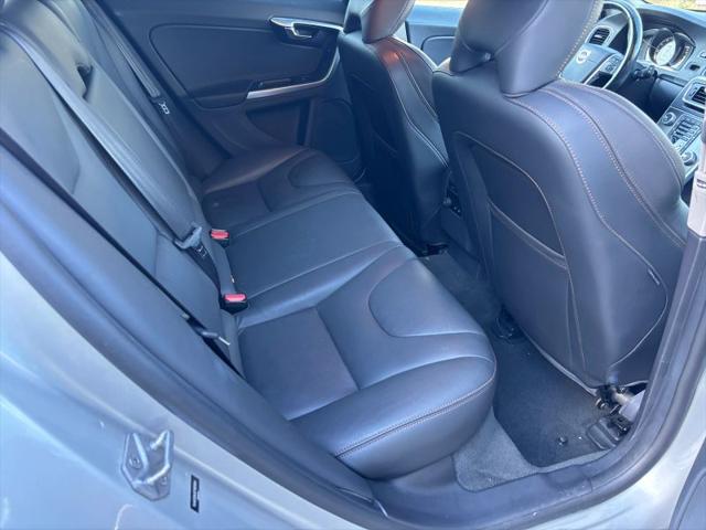 2015 Volvo V60 Cross Country T5