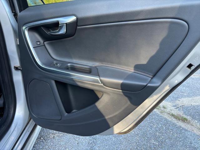 2015 Volvo V60 Cross Country T5