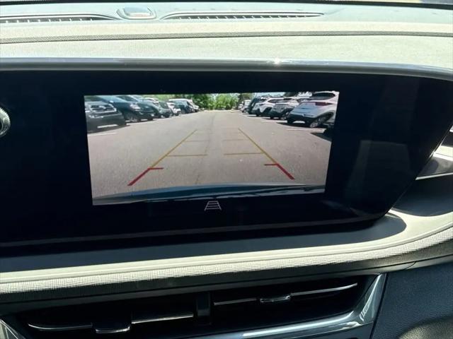 2025 Buick NV Preferred FWD