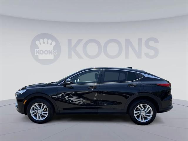 2025 Buick NV Preferred FWD