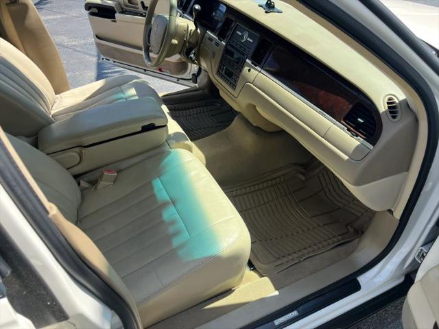2007 Lincoln Town Car Signature