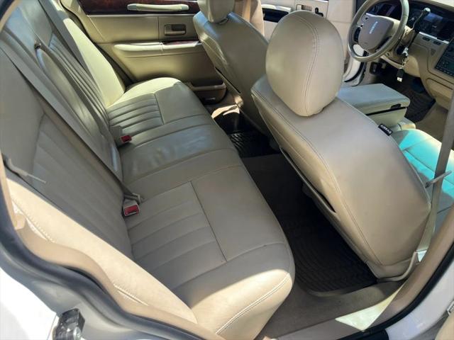2007 Lincoln Town Car Signature