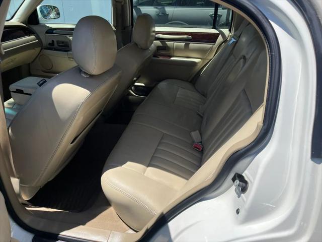 2007 Lincoln Town Car Signature