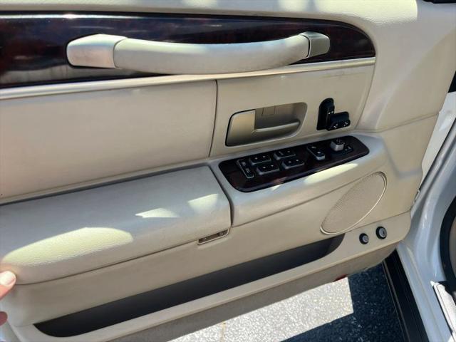 2007 Lincoln Town Car Signature