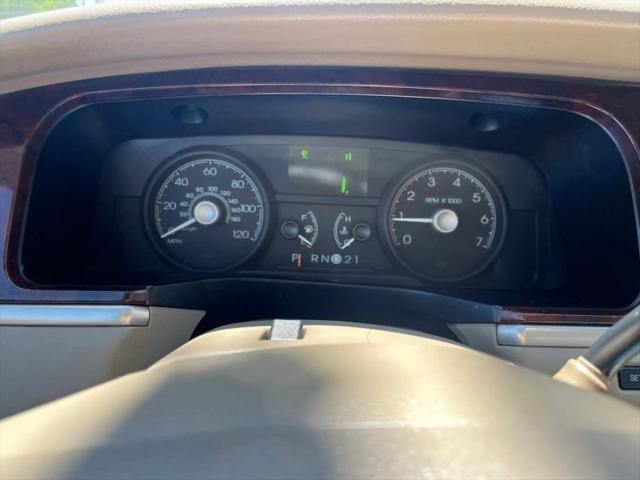 2007 Lincoln Town Car Signature