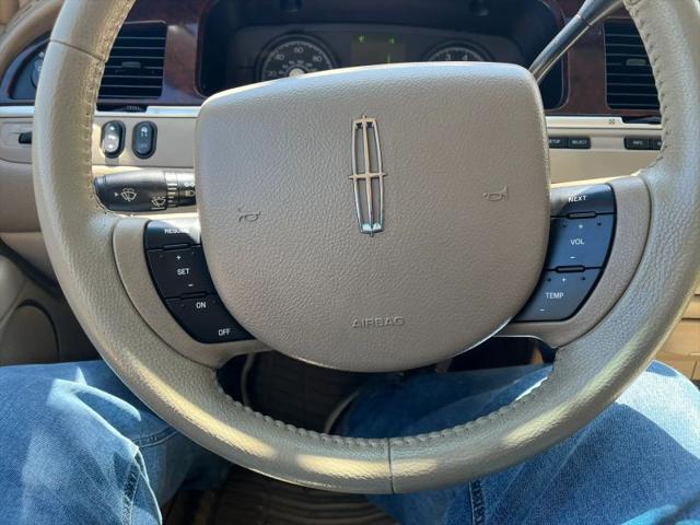 2007 Lincoln Town Car Signature