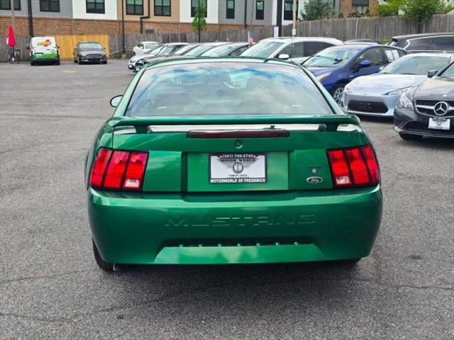 2001 Ford Mustang Base