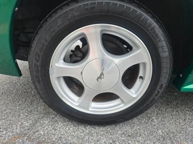 2001 Ford Mustang Base