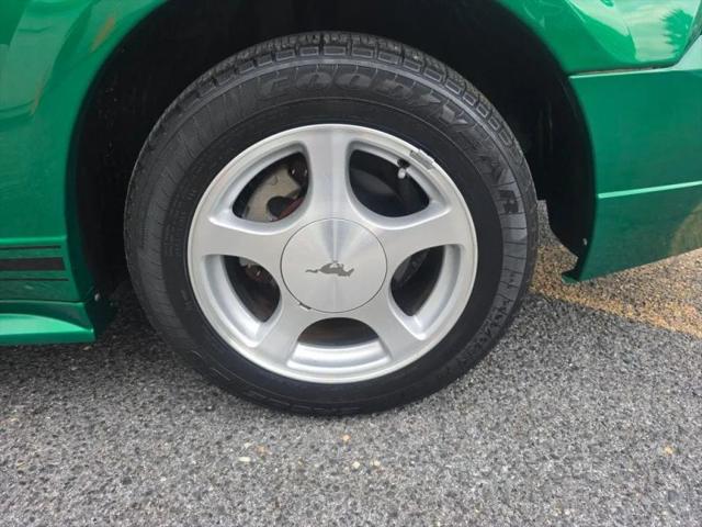 2001 Ford Mustang Base