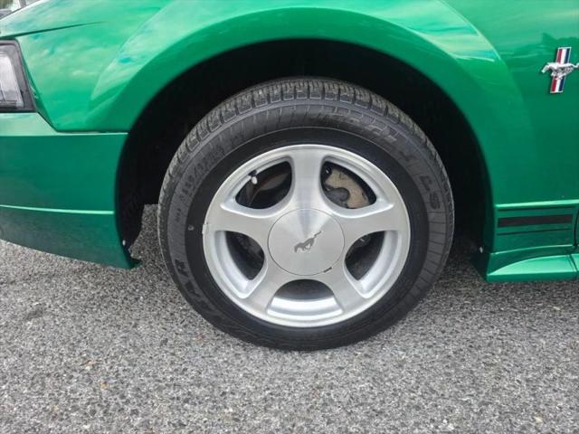 2001 Ford Mustang Base