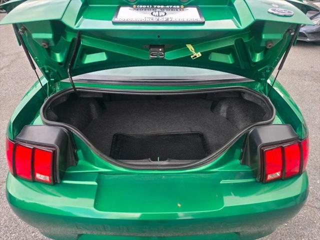 2001 Ford Mustang Base