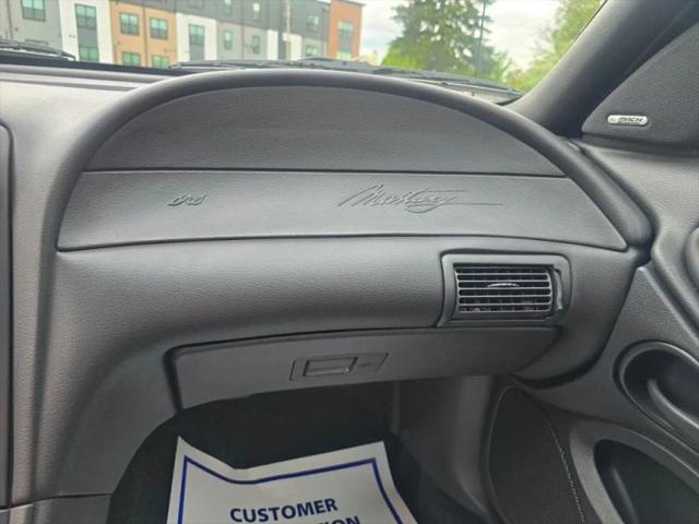 2001 Ford Mustang Base