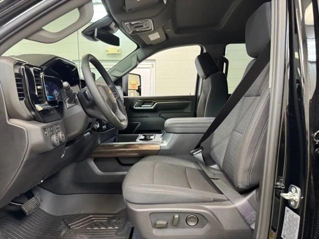 2026 Chevrolet Silverado 3500HD Crew Cab, Long Bed, LT Dual Rear Wheel, RWD