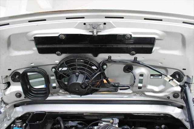 2000 Porsche 911 911 Carrera 4