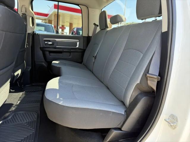 2023 Ram 1500 Classic SLT Crew Cab 4x4 5'7" Box