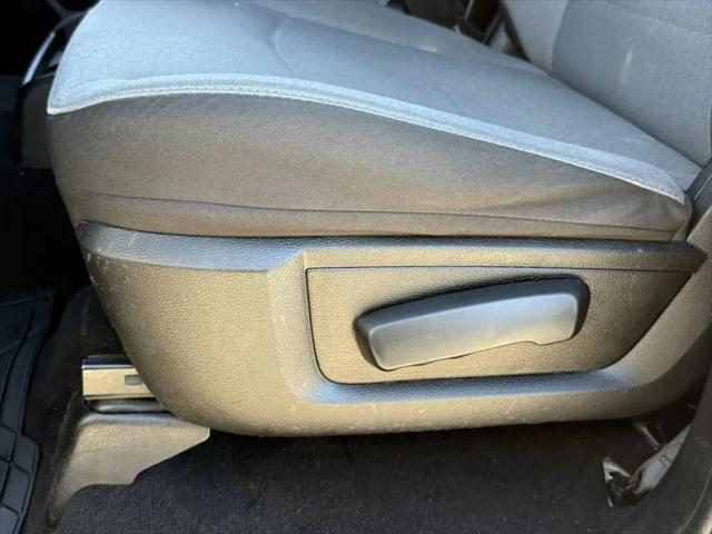 2023 Ram 1500 Classic SLT Crew Cab 4x4 5'7" Box