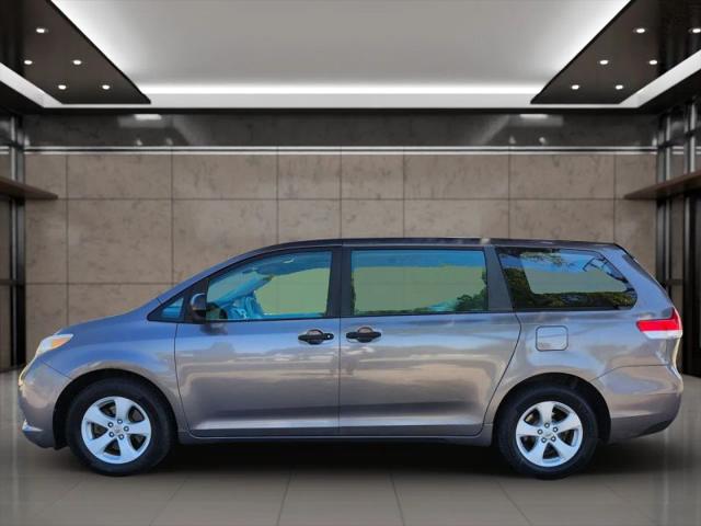 2012 Toyota Sienna LE 8 Passenger