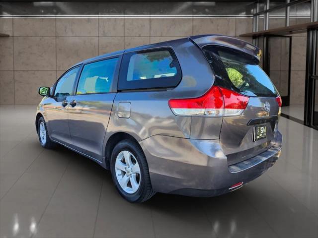 2012 Toyota Sienna LE 8 Passenger