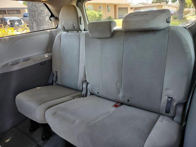 2012 Toyota Sienna LE 8 Passenger