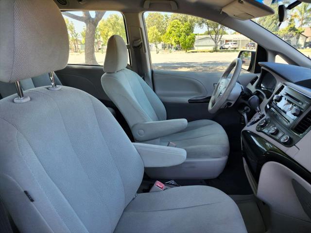 2012 Toyota Sienna LE 8 Passenger