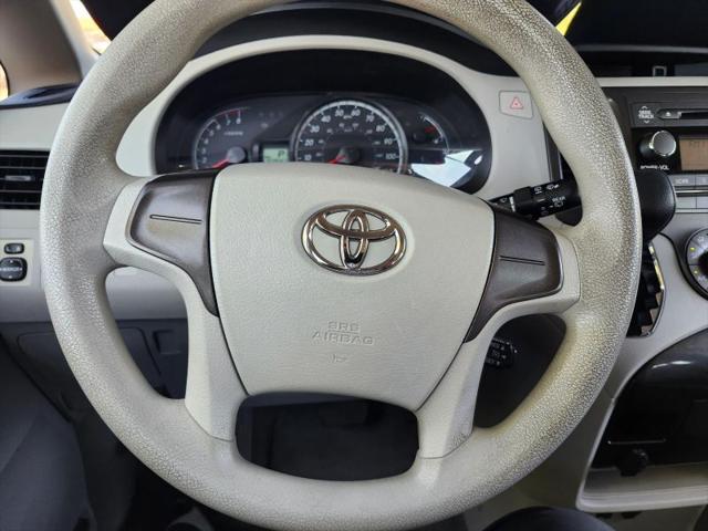 2012 Toyota Sienna LE 8 Passenger
