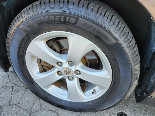 2012 Toyota Sienna LE 8 Passenger