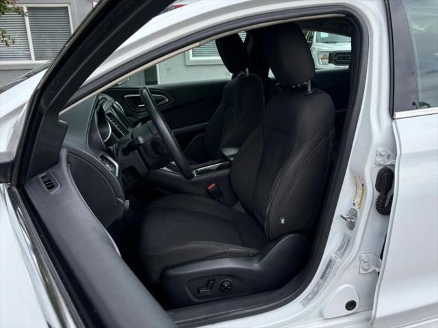 2016 Chrysler 200 Limited