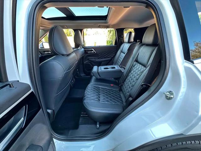 2023 Mitsubishi Outlander PHEV SEL S-AWC
